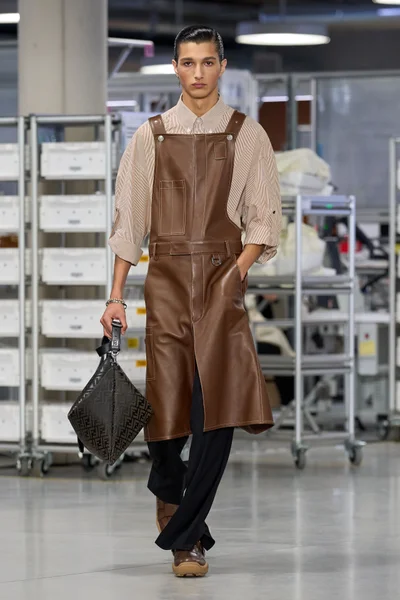 Look 17